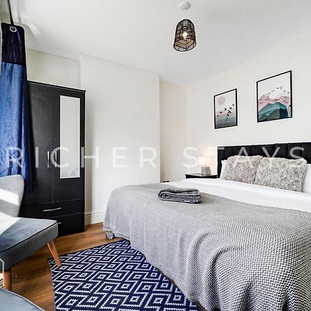 Watford Large 5Br Home - Contractors & Families Bagian luar foto