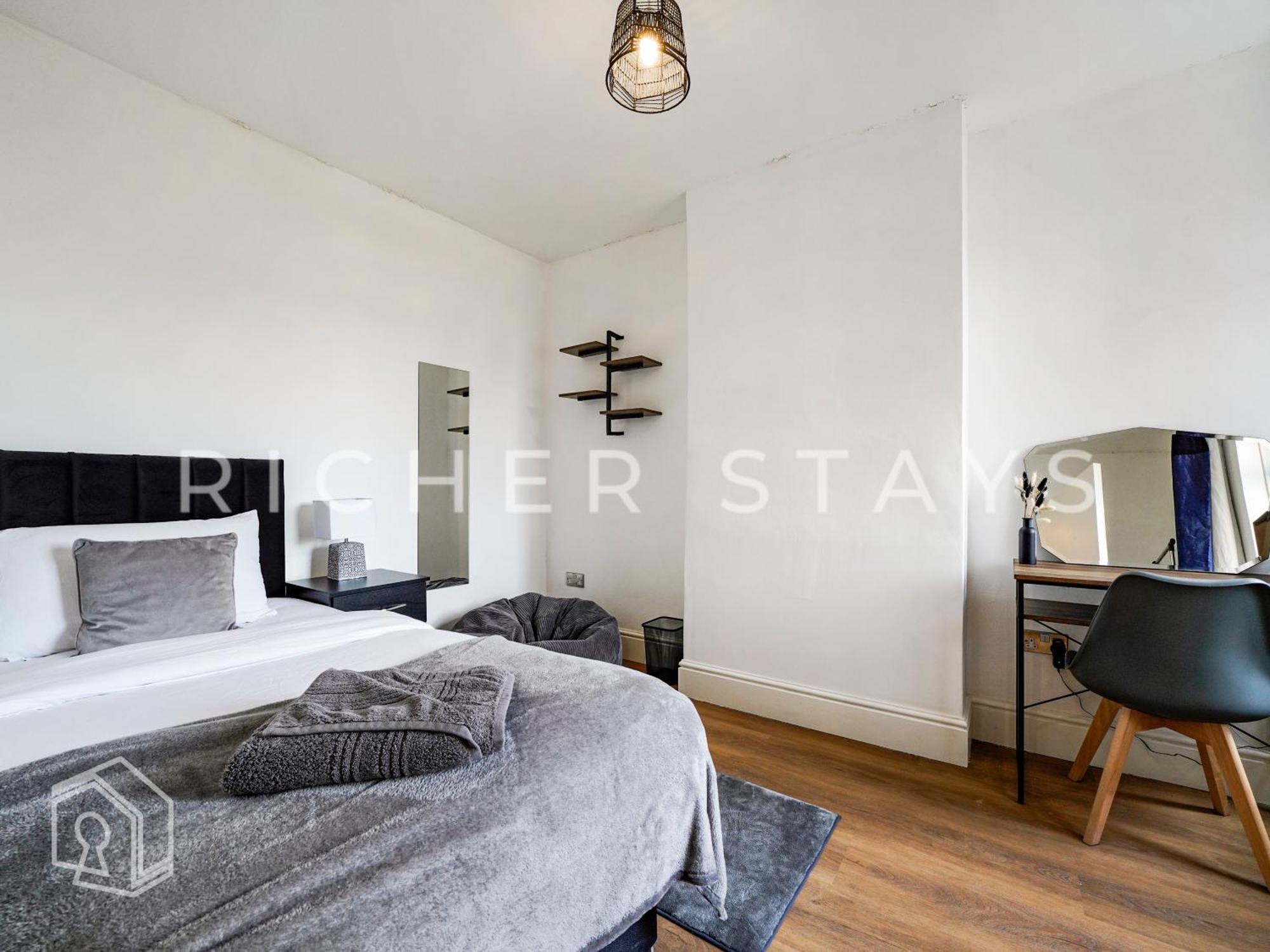 Watford Large 5Br Home - Contractors & Families Bagian luar foto