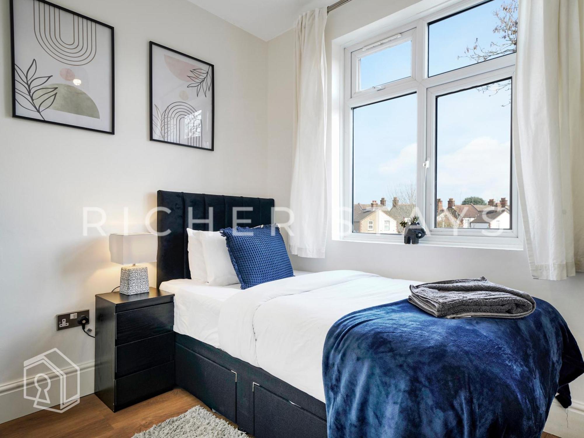 Watford Large 5Br Home - Contractors & Families Bagian luar foto